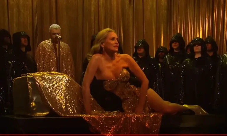 Шарън Стоун се присъедини към Сам Смит за представянето на песента му Глория /ВИДЕО/ - Tribune.bg