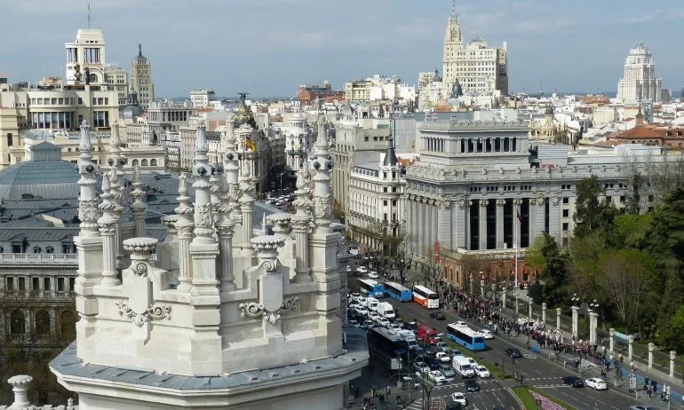Чудото от Мадрид: пълни улици и кафенета, а COVID-19 е в отстъпление - Tribune.bg