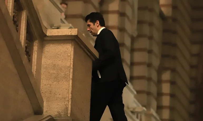 Красимир Крумов: Простичко е - Петков вади сертификата, че няма канадско гражданство и случаят приключва - Tribune.bg