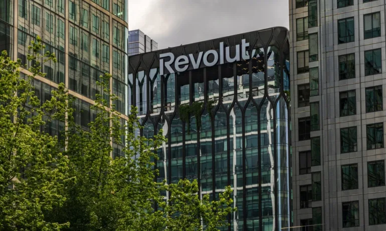 Мащабен срив в Revolut: Потребители унас и в Европа с проблеми в достъпа - Tribune.bg