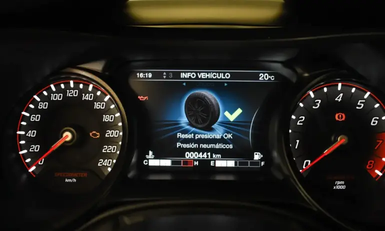 Кола летя с над 200 км/ч във Враца - Tribune.bg