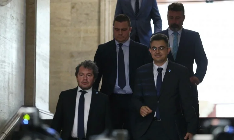 Тошко Йорданов: Пламен Николов изпълва със съдържание премиерския пост, няма да ни е срам в Брюксел - Tribune.bg