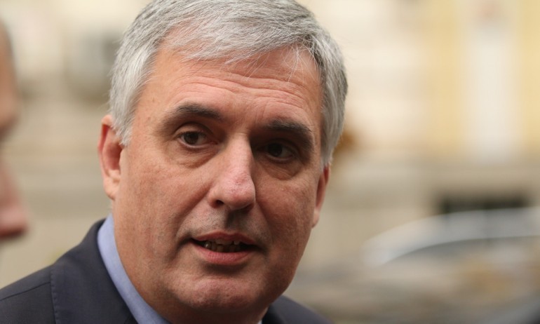 Ивайло Калфин: Стана ясно, че част от износа на България стига до Украйна - Tribune.bg