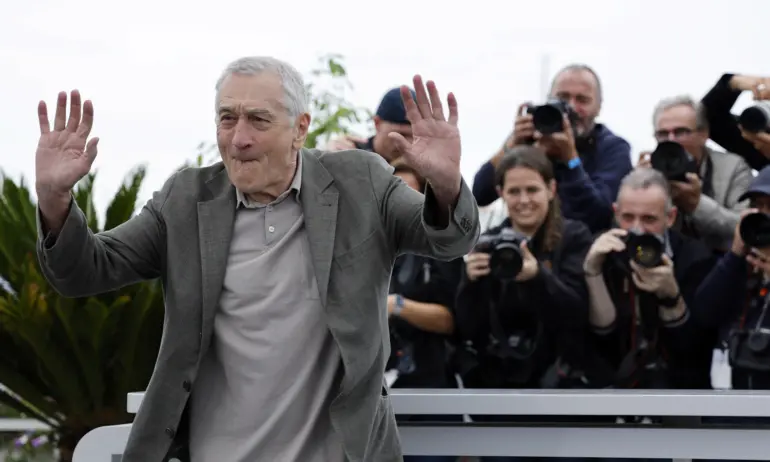 Заради чесане по гърба: Асистентка на Робърт Де Ниро го съди да $12 млн. - Tribune.bg