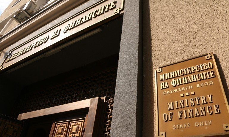 МФ отчета бюджетното салдо на плюс 882,5 млн. лв в края на април - Tribune.bg