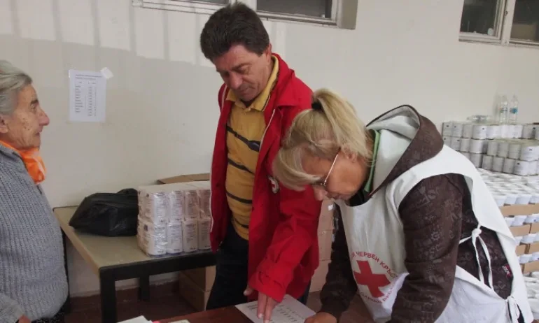 Подпомагат 640 000 българи с хранителни продукти и хигиенни материали - Tribune.bg