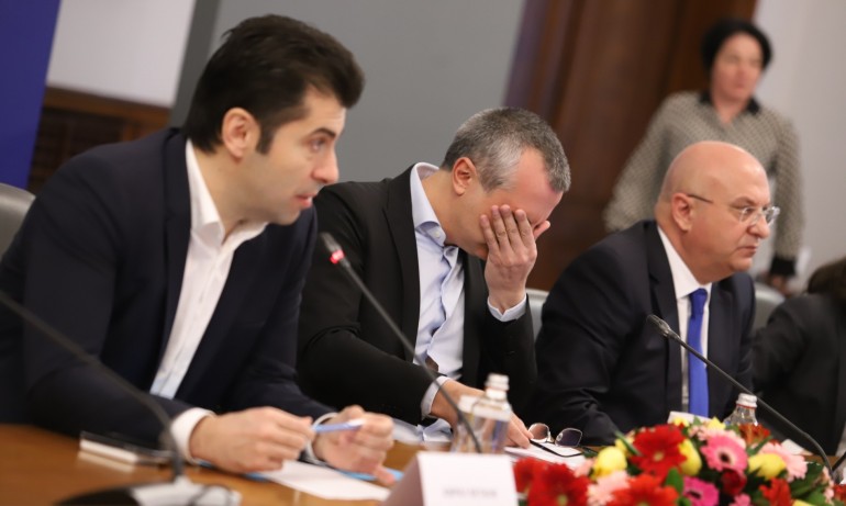 Кирил Петков: Миналата седмица се качих на един ТИР, пътищата ни са в ужасно състояние (ВИДЕО) - Tribune.bg