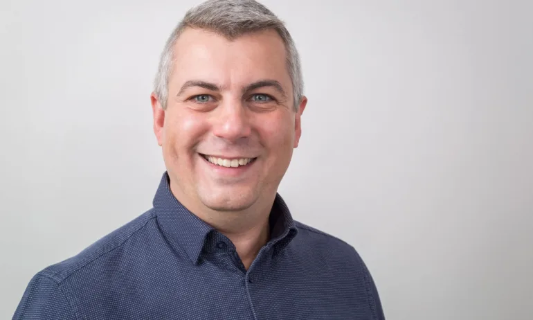 Стойне Василев: Обеднели сме с 25-30% - Tribune.bg