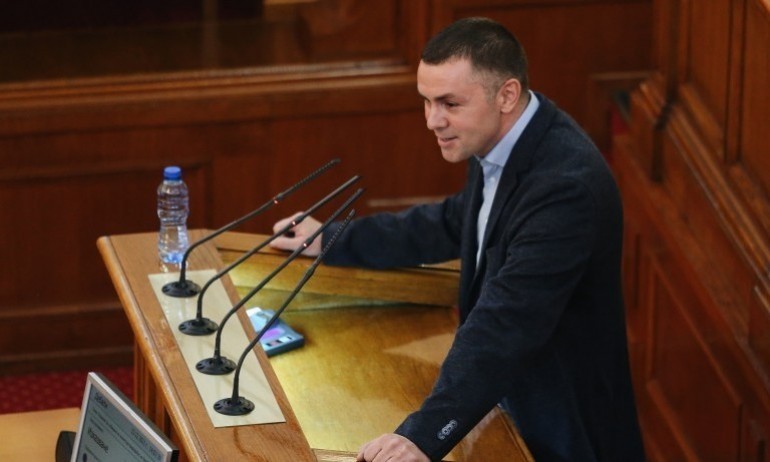 Народният представител от „Продължаваме промяната“ Христо Петров назначи за сътрудник