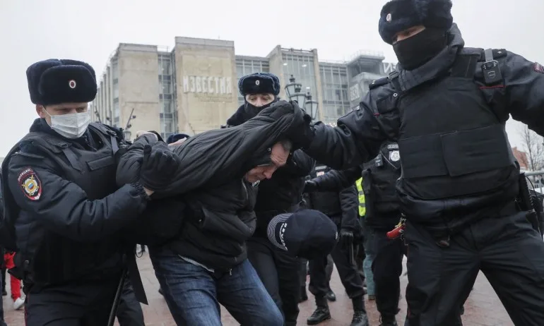 В Русия: Десетки арести на протестите в подкрепа на Навални - Tribune.bg