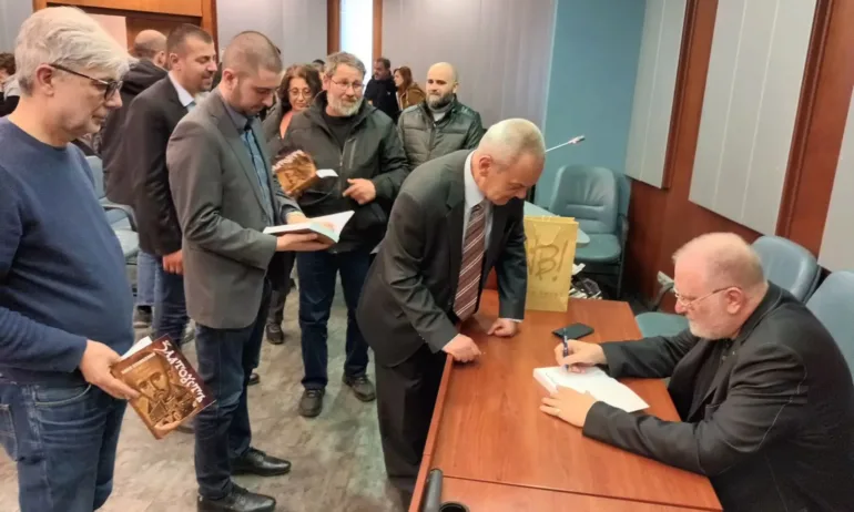 Иван Стамболов представи романа си Златоустъ- за безмълвието, властта и цивилизацията - Tribune.bg