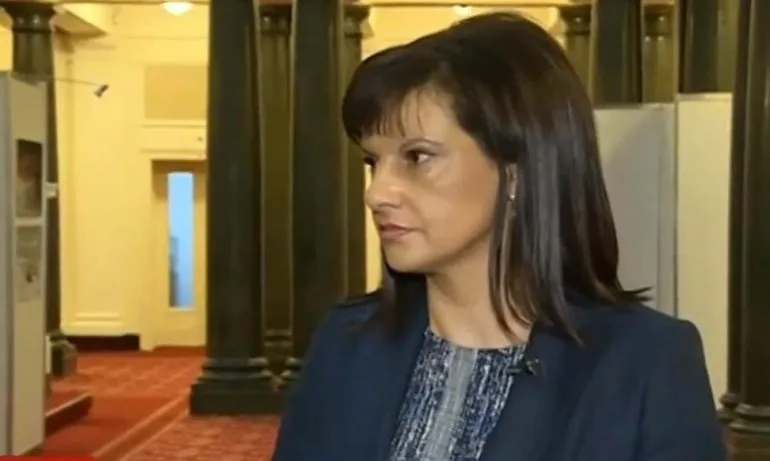 Дариткова: ГЕРБ няма нужда от патерица за явяване на изборите - Tribune.bg