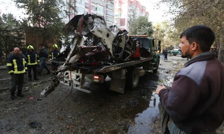 Насилие в Кабул: Популярен бивш телевизионен водещ беше убит при експлозия - Tribune.bg