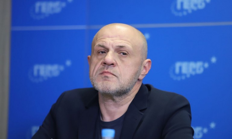 Дончев: Няма законодателна инициатива нито на ниво коалиция на управляващи, нито от МС - Tribune.bg