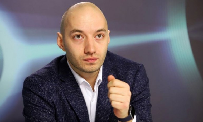 Димитър Ганев: Агонията сега започва, Петков е вече само формално министър-председател - Tribune.bg