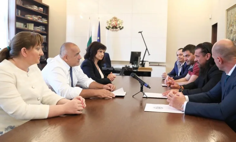 Намаляват ДДС на 9% за заведенията, местата за обществено хранене и развлекателен сектор - Tribune.bg