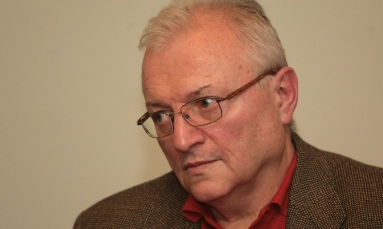 Валери Найденов е категорично против споделения душ на Сандов - Tribune.bg