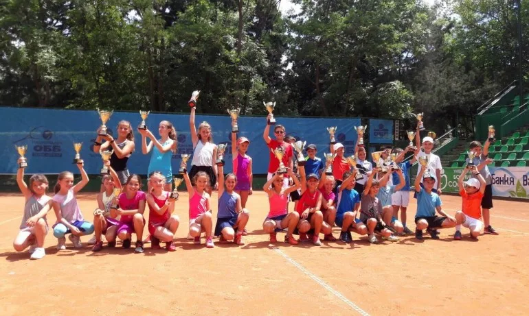 120 деца от 30 клуба участваха в Royal cup на Националния ОББ тенис център - Tribune.bg