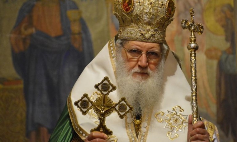 Патриарх Неофит: Молим се за душите на загиналите и за бързо възстановяване на ранените - Tribune.bg