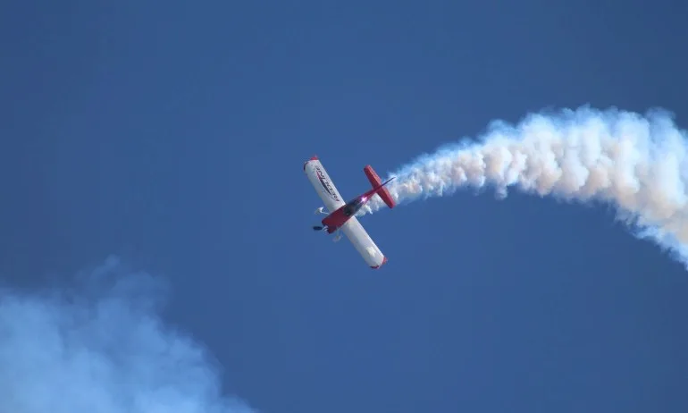 Силният вятър е причина за падането на малкия самолет край Бъзън - Tribune.bg