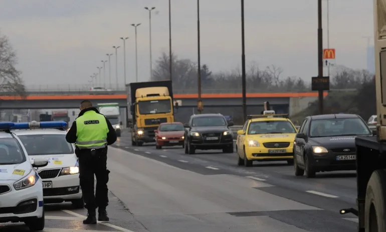 Акция на Пътна полиция за пешеходците и тежките камиони - Tribune.bg