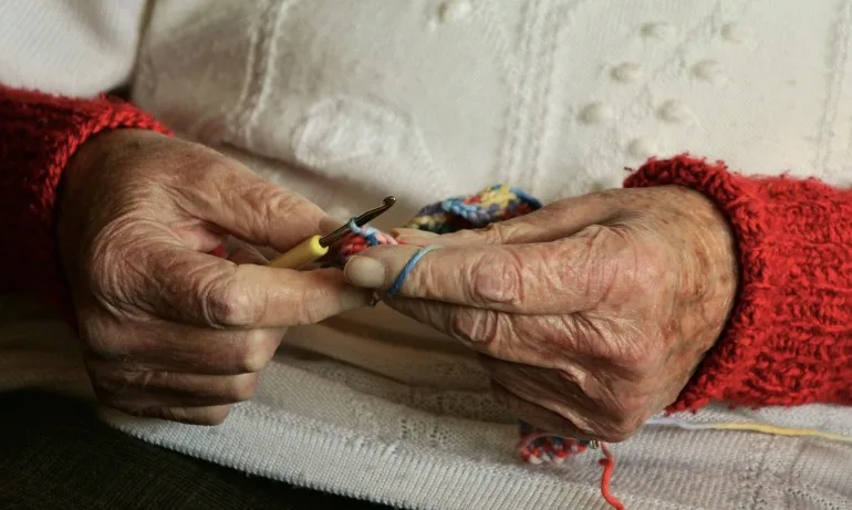 74-годишна индийка роди близначки - Tribune.bg
