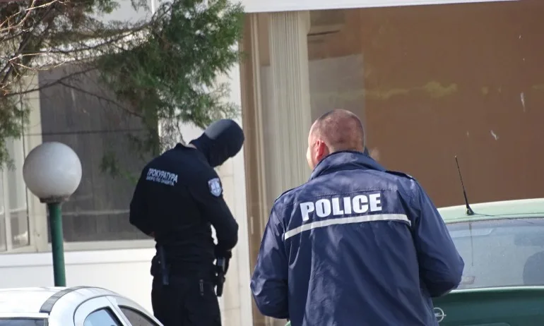 Арестуваха разследваща полицайка в Благоевград – била къртица - Tribune.bg
