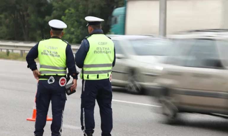 120 екипа на КАТ съблюдават за трафика в празничния ден - Tribune.bg