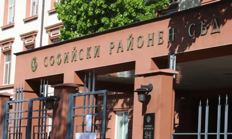 Обявиха жив съдия за мъртъв като разлепиха негови некролози, СГП се задейства - Tribune.bg