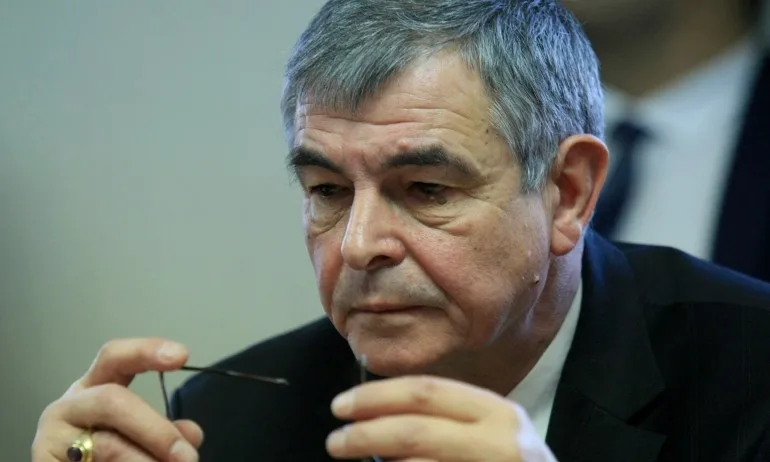 Невероятна коалиция: Съюзът на свободните демократи и Съюзът на комунистите заедно на избори - Tribune.bg