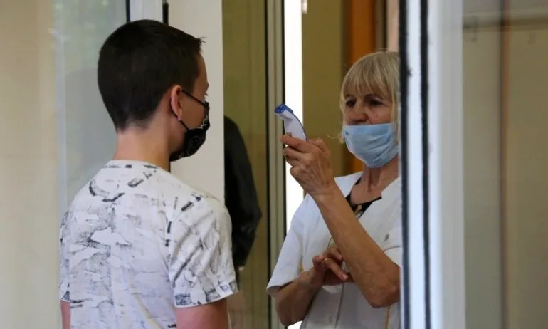 Над 110 000 ученици се явяват на НВО по математика - Tribune.bg