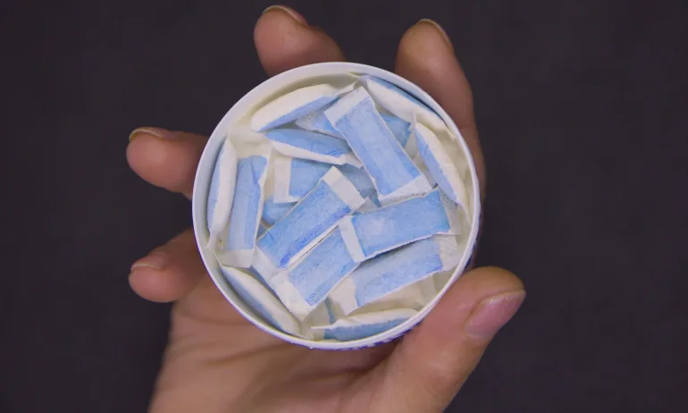 Опасна мода: Деца се дрогират с никотинови торбички, смесени с наркотици - Tribune.bg