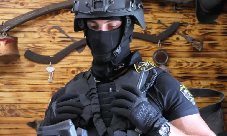 Отряд Кобра в арест на брата на Немия, сочен за убиец на бизнесмен в Атина - Tribune.bg