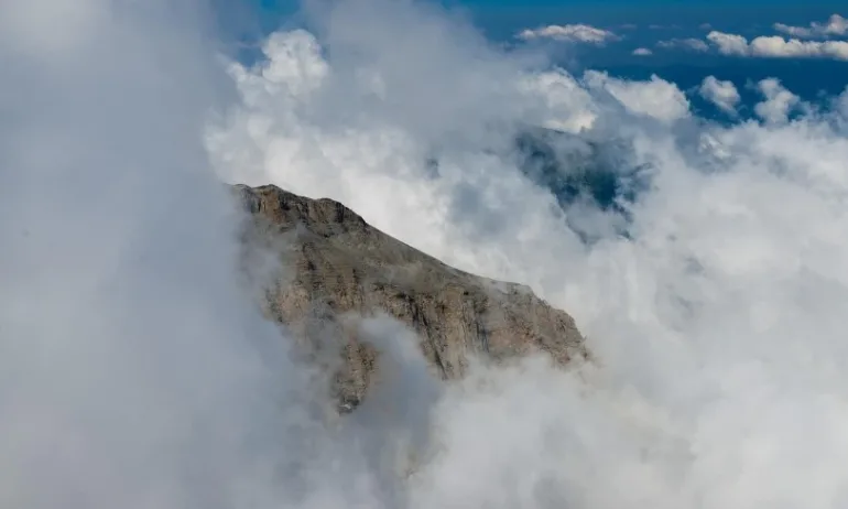 Спасиха българско семейство, блокирано в планина Олимп - Tribune.bg