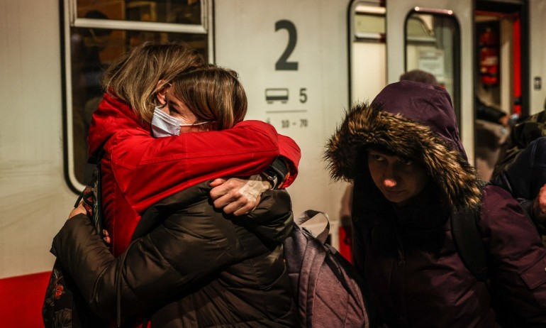 МВнР зове абсолютно всички българи в Украйна да използват евакуационните влакове - Tribune.bg