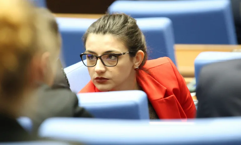 Районната прокуратура: Имунитетът на Лена Бориславова е поискан сега заради готова ключова експертиза - Tribune.bg