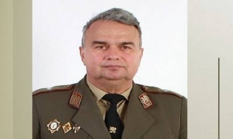 Обвиненият в шпионаж генерал от резерва остава под домашен арест - Tribune.bg
