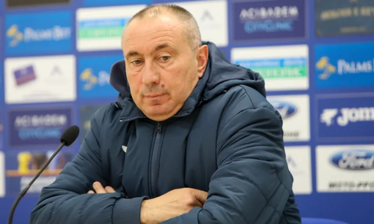 Мъри Стоилов и днес не каза дали напуска Левски - Tribune.bg