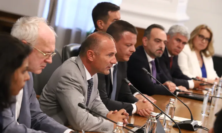 Христов: Кабинетът Петков взе грешни решения, чакат ни тежки преговори с Газпром - Tribune.bg