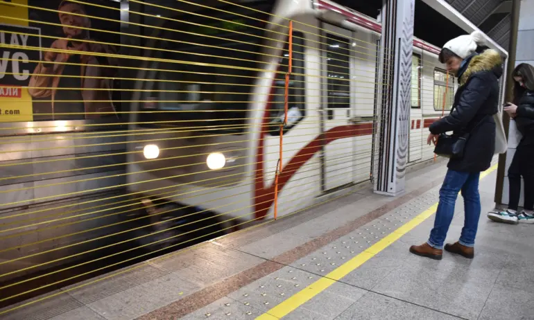 Увеличават поравно с 248 лв заплатите на служителите в метрото - Tribune.bg