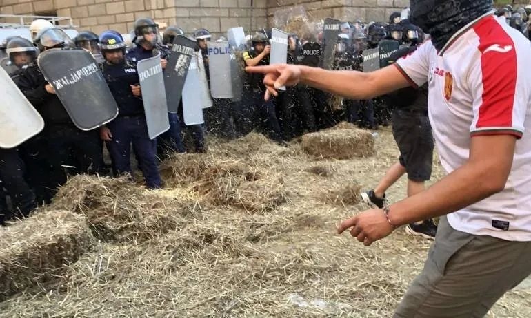 Комисия в НС ще проверява полицейското насилие, мнозинството не пуска Младен Маринов в нея - Tribune.bg