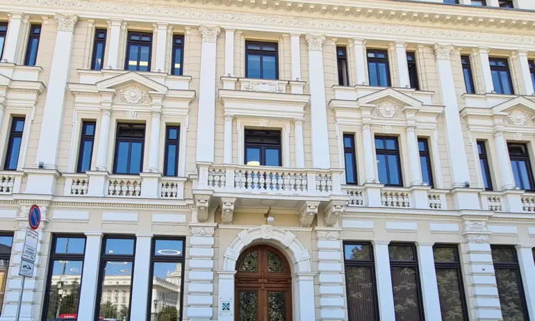 МС иска международни финансови институции да оценят структурната целесъобразност и ефективността на ББР - Tribune.bg