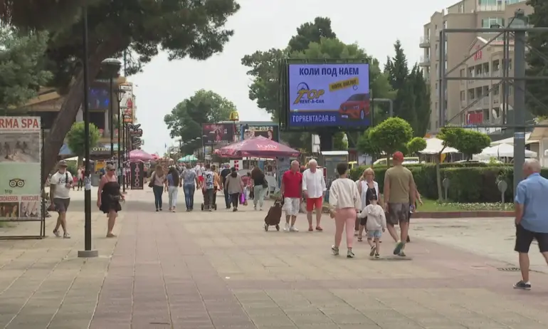 Атракция на Слънчев бряг: Туристи със сигнал за екзотично животно със залепена уста - Tribune.bg