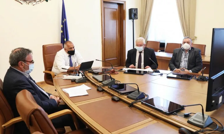 Борисов проведе видеоконферентна среща с Националния оперативен щаб и областните управители - Tribune.bg