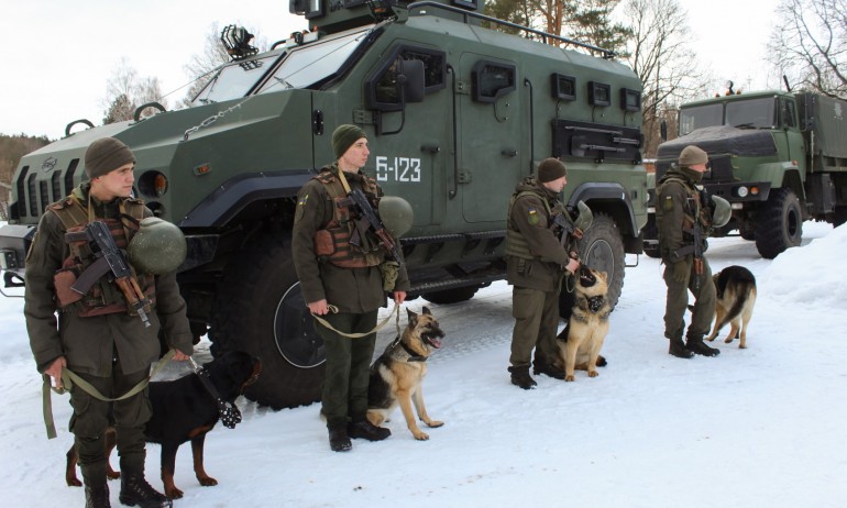 Руските дипломати започнаха да напускат Украйна - Tribune.bg
