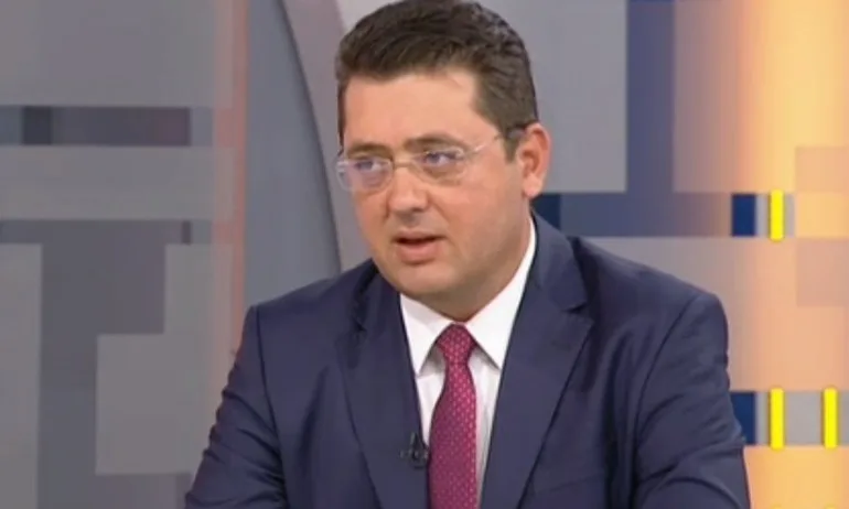 Пламен Узунов е бил едновременно секретар на президента и консултант по проект на Бобоков - Tribune.bg