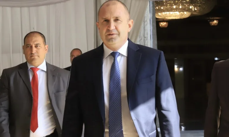 Румен Радев със съболезнования за бащата на Боби Михайлов - Tribune.bg