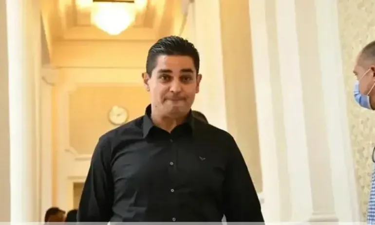 Прокуратурата проверява сигнал срещу Радостин Василев за хулиганство и самоуправство - Tribune.bg