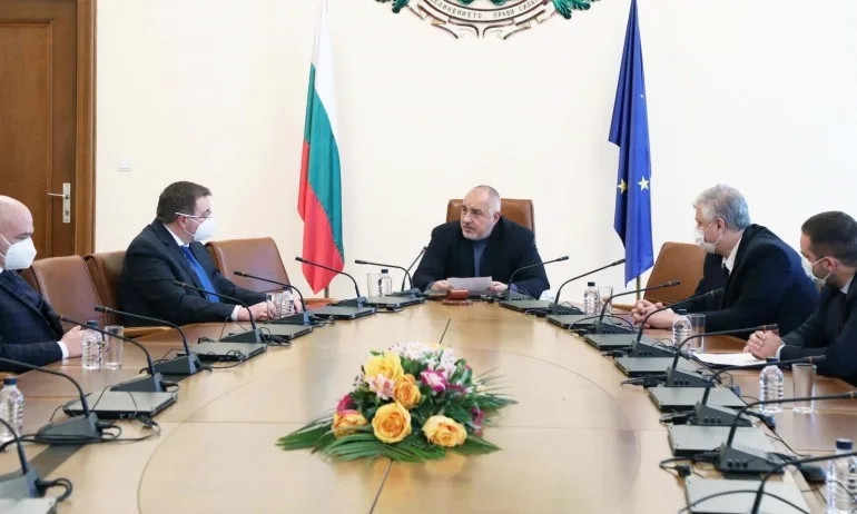 Премиерът разпореди: Четвърта фаза паралелно със зелен коридор за всички желаещи да се ваксинират - Tribune.bg