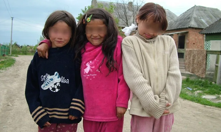 Образователният министър се обяви за наказателна отговорност на родителите при детски бракове - Tribune.bg